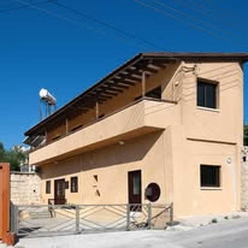 4-bedroom semi-detached to rent: https://www.bazaraki.com/adv/5786532_4-bedroom-semi-detached-to-rent (www.bazaraki.com)