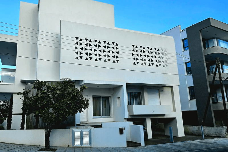 3-bedroom apartment to rent: https://www.bazaraki.com/adv/5787002_3-bedroom-apartment-to-rent (www.bazaraki.com)