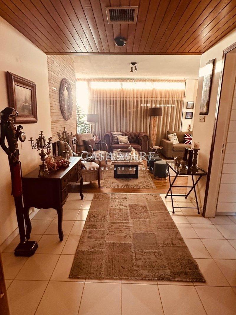 Three-Bedroom House in Engomi: https://www.offer.com.cy/en/three-bedroom-house-in-engomi/21-816664/ (www.offer.com.cy)