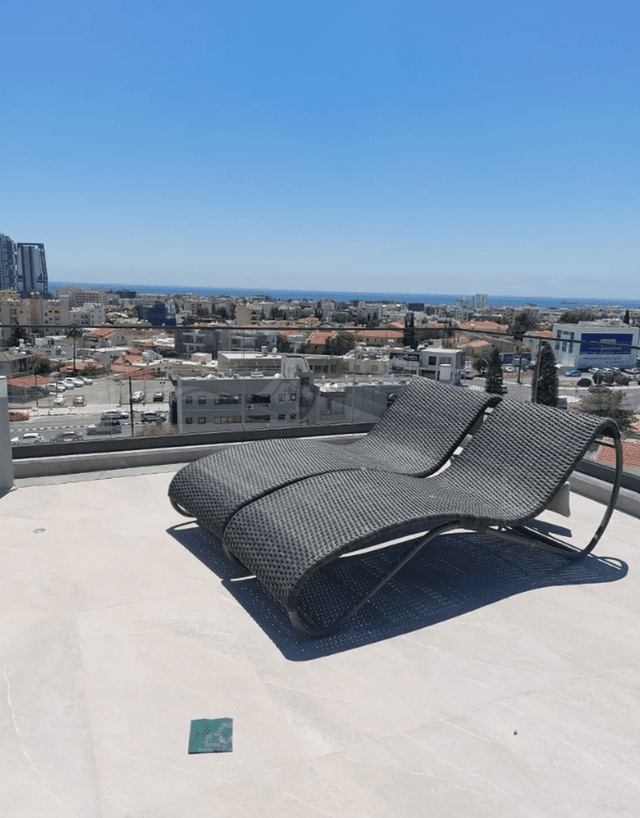 3-bedroom penthouse to rent: https://www.bazaraki.com/adv/5795266_3-bedroom-penthouse-to-rent (www.bazaraki.com)