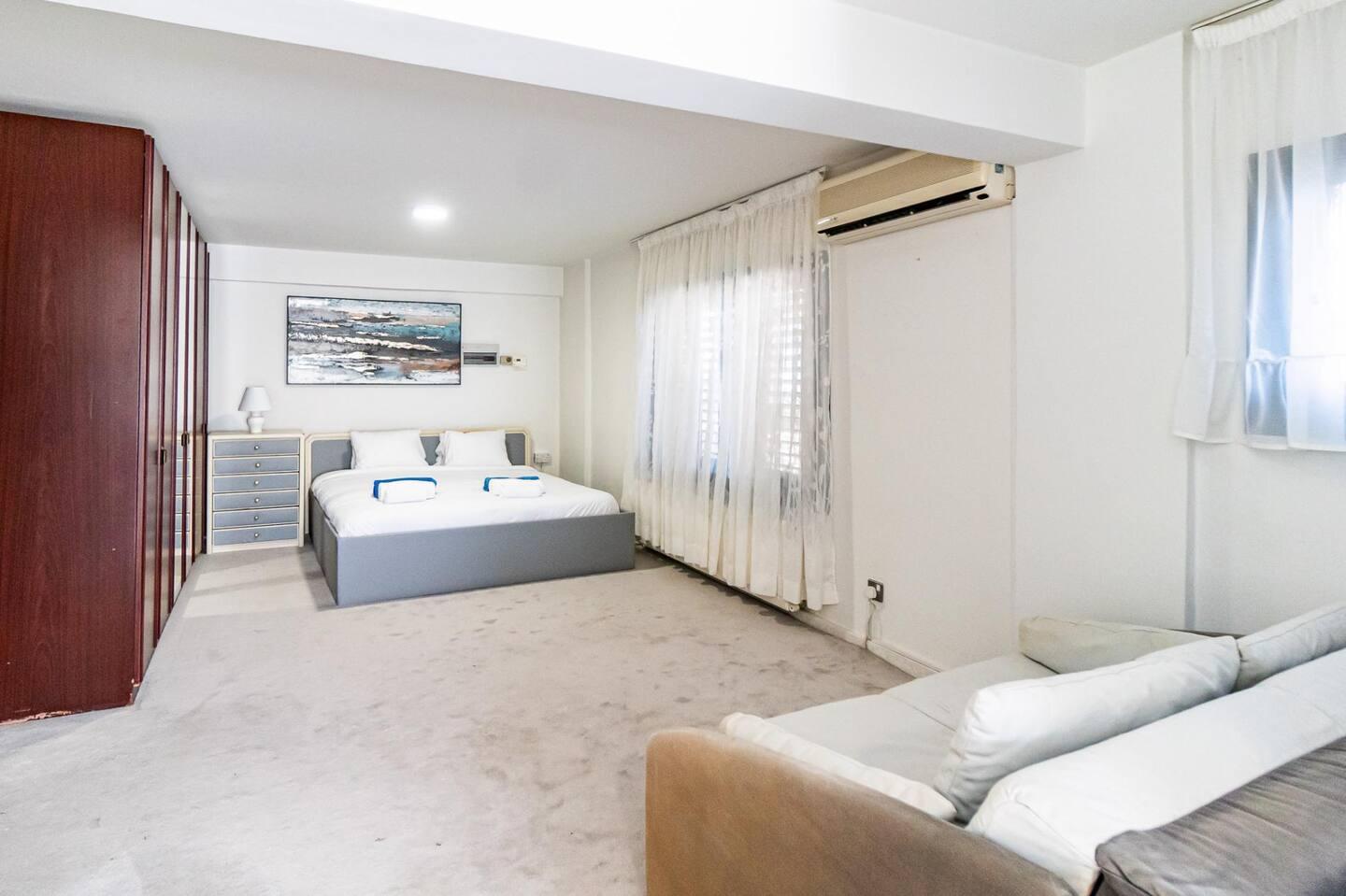 5-bedroom apartment in Paphos №152852: https://dom.com.cy/en/catalog/rent/152852/ (dom.com.cy)