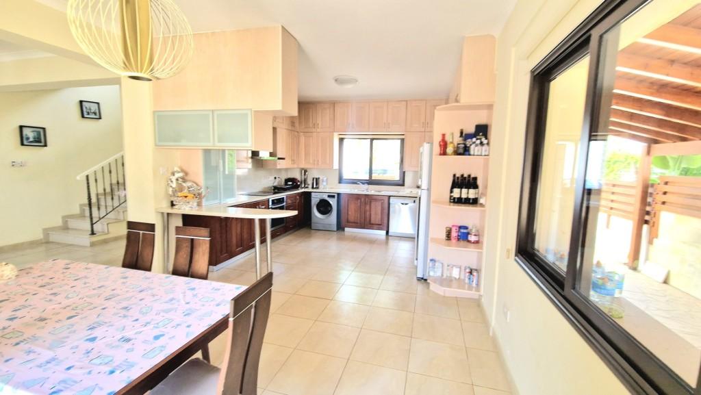 3 Bedroom Detached House For Sale: https://www.zyprus.com/property/39366/3-bedrooms-house-detached-house-in-frenaros-famagusta (www.zyprus.com)