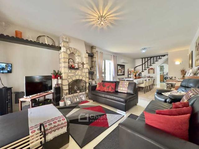 3-bedroom semi-detached for sale: https://www.bazaraki.com/adv/5788693_3-bedroom-semi-detached-for-sale (www.bazaraki.com)