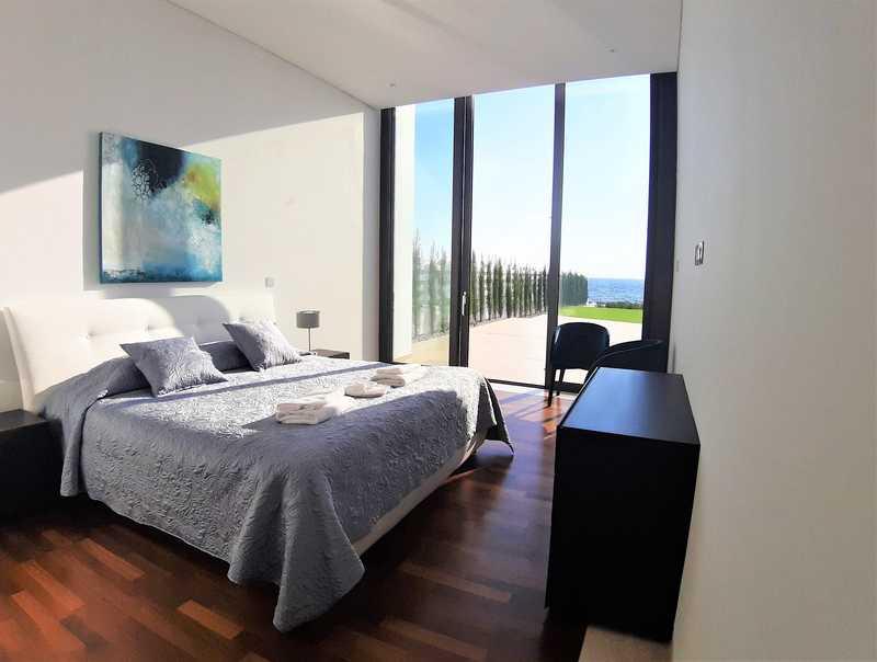 4-bedroom villa to rent: https://www.bazaraki.com/adv/5799360_4-bedroom-villa-to-rent (www.bazaraki.com)