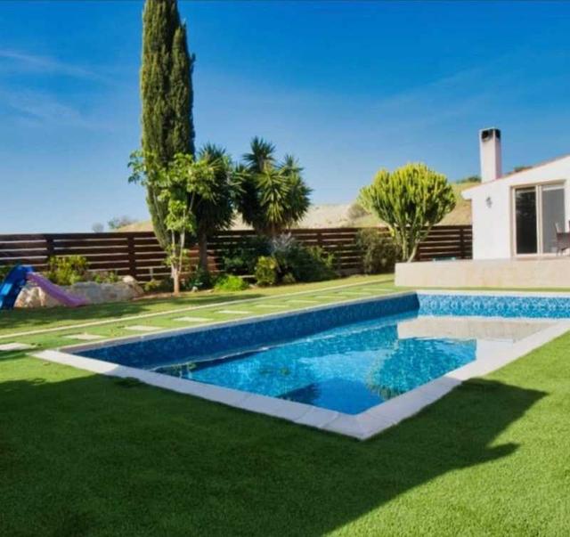 3-bedroom villa for sale: https://www.bazaraki.com/adv/5787037_3-bedroom-villa-for-sale (www.bazaraki.com)