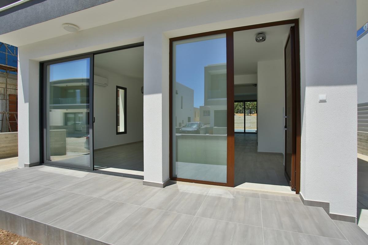 New 3-bedroom house in Paphos № 153079: https://dom.com.cy/en/catalog/sale/153079/ (dom.com.cy)