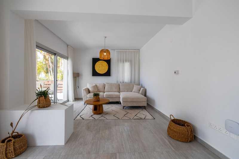 5-bedroom detached house for sale: https://www.bazaraki.com/adv/5791253_5-bedroom-detached-house-for-sale (www.bazaraki.com)