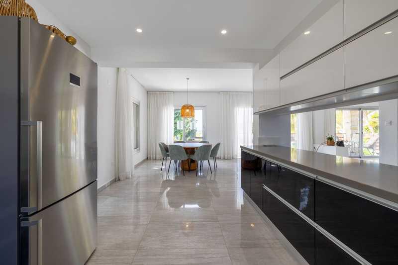 5-bedroom detached house for sale: https://www.bazaraki.com/adv/5791253_5-bedroom-detached-house-for-sale (www.bazaraki.com)