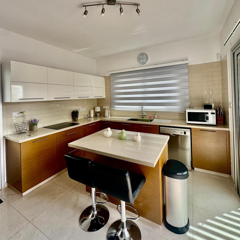 7-bedroom villa in Paphos № 153395: https://dom.com.cy/en/catalog/sale/153395/ (dom.com.cy)