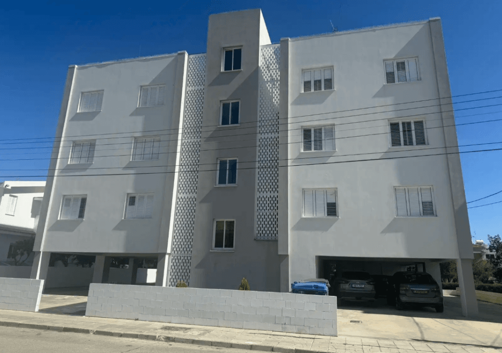 2 Bedroom Flat For Sale: https://www.zyprus.com/property/39303/2-bedrooms-apartment-flat-in-dasoupoli-strovolos-nicosia (www.zyprus.com)