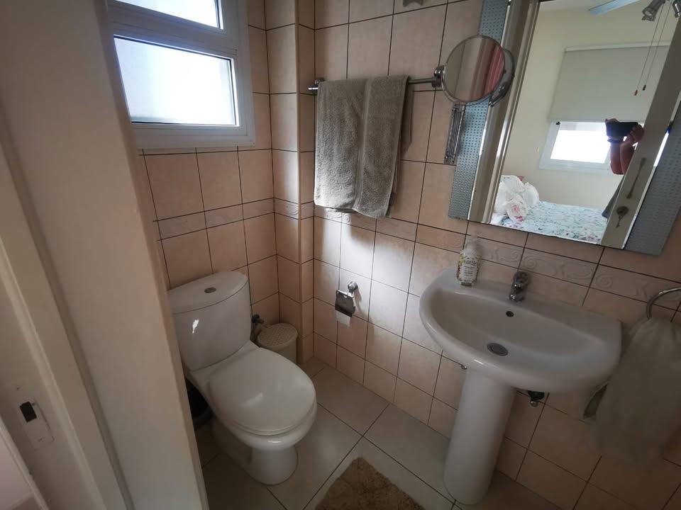 3 beds 3 baths House: https://www.facebook.com/marketplace/item/1168076038336278 (www.facebook.com)