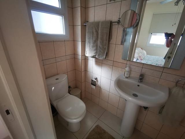 3 beds 3 baths House: https://www.facebook.com/marketplace/item/1168076038336278 (www.facebook.com)