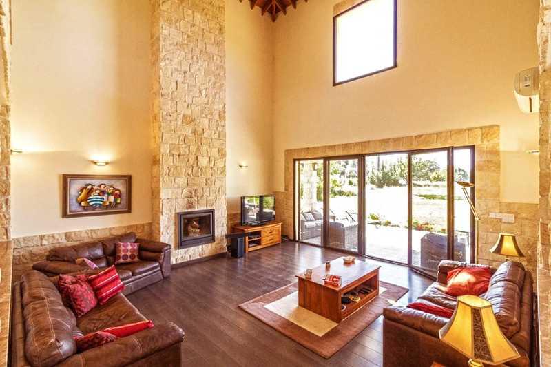 5-bedroom villa for sale: https://www.bazaraki.com/adv/5795342_5-bedroom-villa-for-sale (www.bazaraki.com)