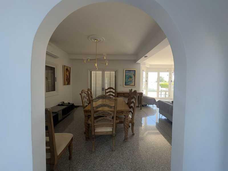 6-bedroom villa to rent: https://www.bazaraki.com/adv/5794250_6-bedroom-villa-to-rent (www.bazaraki.com)