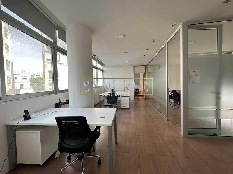 Modern office in city center: https://www.bazaraki.com/adv/5786413_modern-office-in-city-center (www.bazaraki.com)