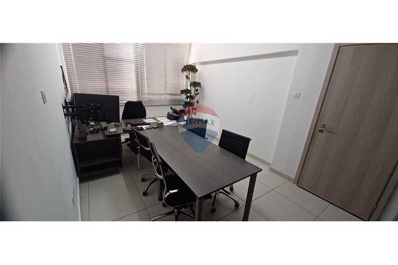 Commercial building in agios athanasios: https://www.bazaraki.com/adv/5797861_commercial-building-in-agios-athanasios (www.bazaraki.com)