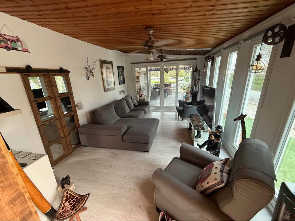Caravan - 2 Bedroom Spacious Caravan: https://www.facebook.com/marketplace/item/562069536567573 (www.facebook.com)