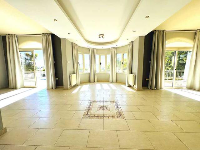 5-bedroom villa to rent: https://www.bazaraki.com/adv/5787703_5-bedroom-villa-to-rent (www.bazaraki.com)