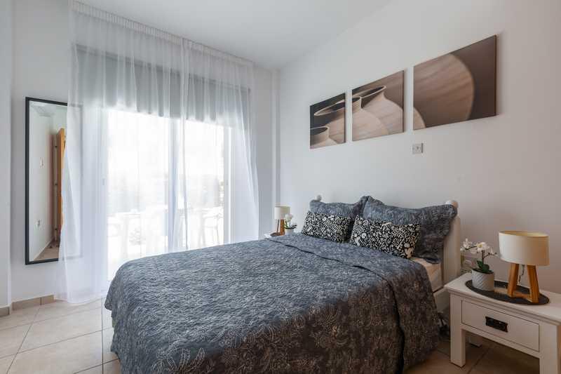 One bed flat in universal: https://www.bazaraki.com/adv/5796411_one-bed-flat-in-universal (www.bazaraki.com)