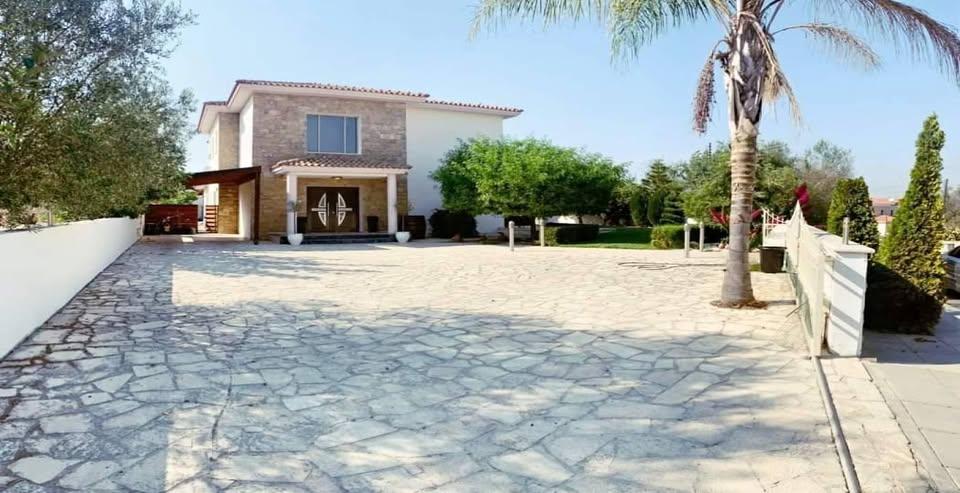 4 Bedroom detached house in Polemi: https://www.facebook.com/marketplace/item/1007993331088879 (www.facebook.com)