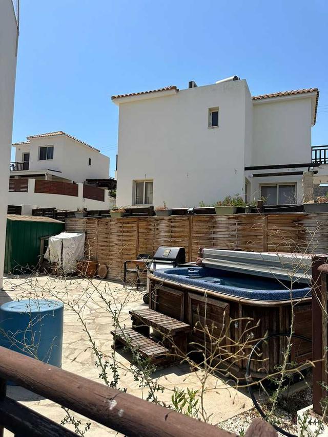 2-bedroom detached house for sale: https://www.bazaraki.com/adv/5789116_2-bedroom-detached-house-for-sale (www.bazaraki.com)