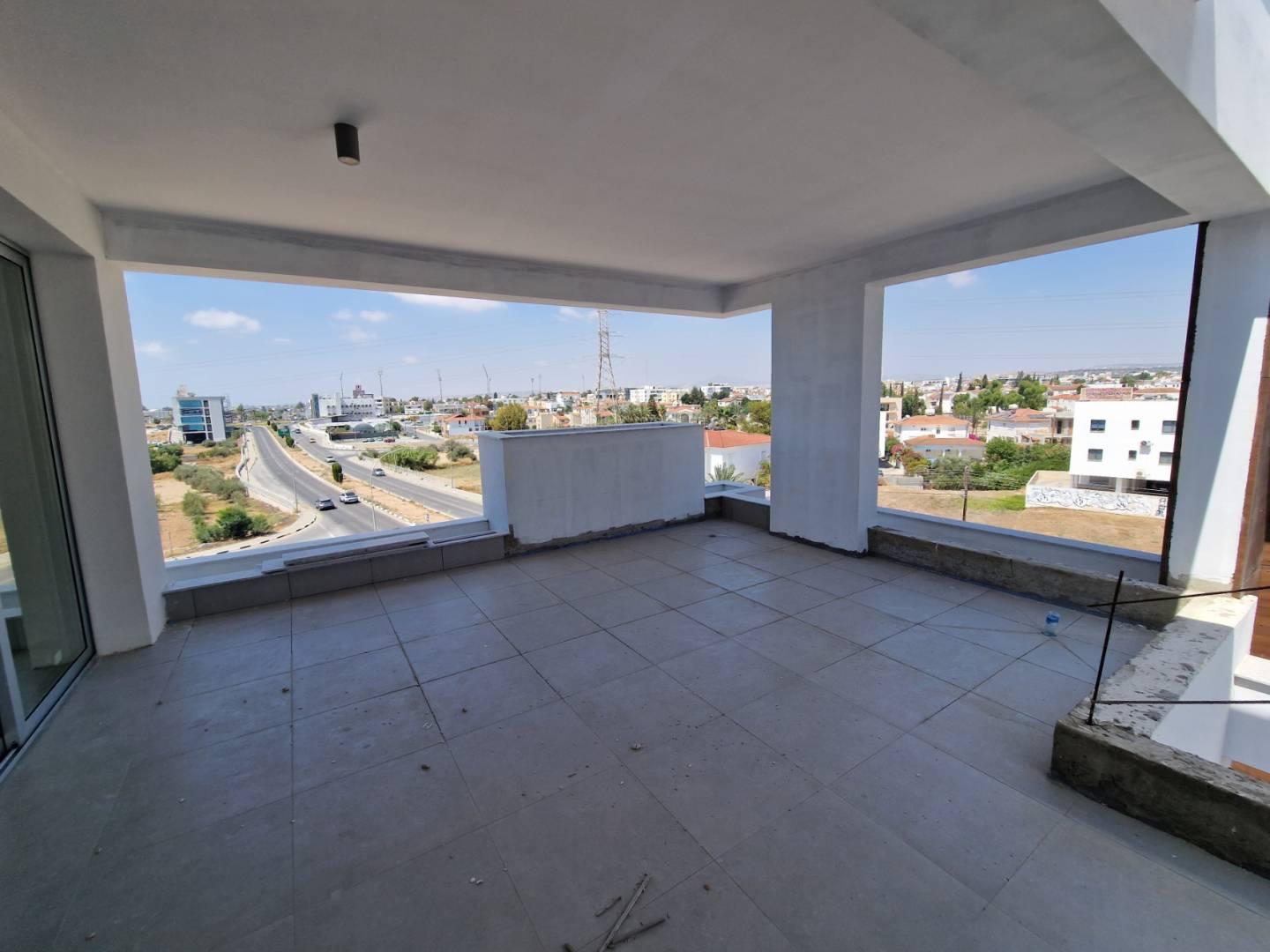 New 3-bedroom penthouse in Larnaca № 153917: https://dom.com.cy/en/catalog/sale/153917/ (dom.com.cy)