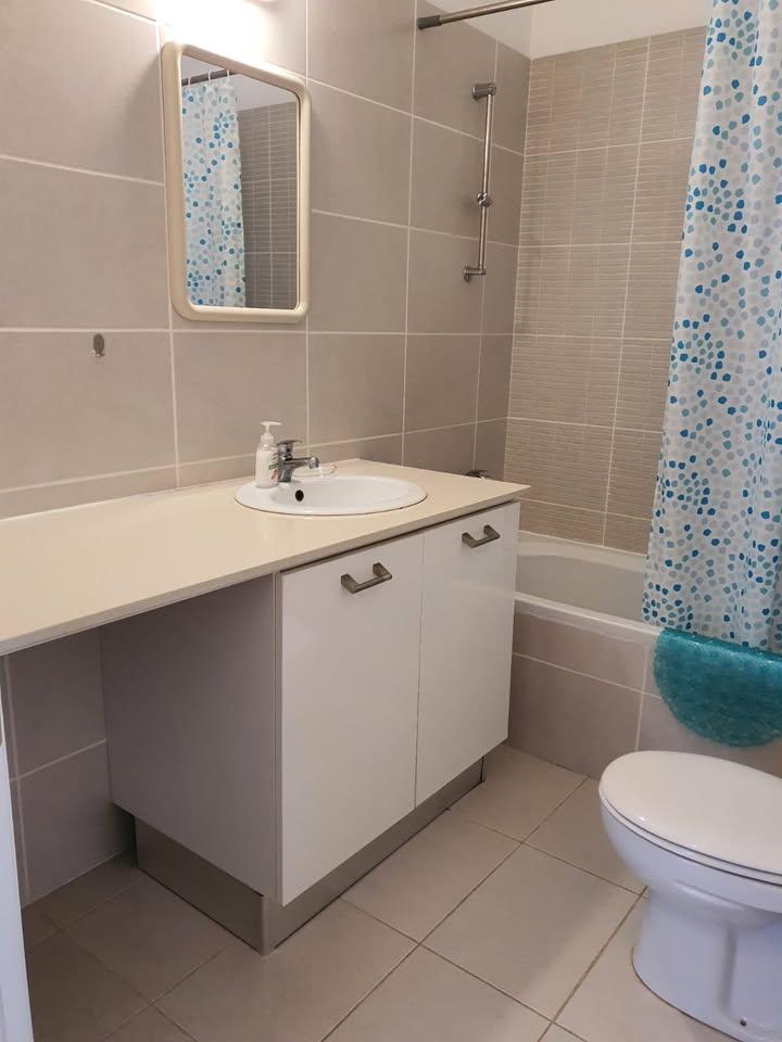 Квaртира/кoндоминиум с Спален: 2 и Санузлов: 1: https://www.facebook.com/marketplace/item/724180363509960 (www.facebook.com)