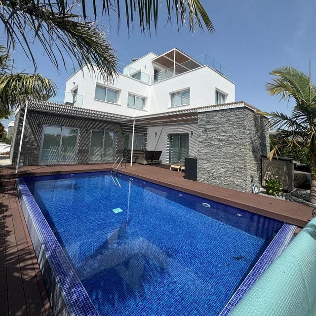 7-bedroom villa in Paphos № 153395: https://dom.com.cy/en/catalog/sale/153395/ (dom.com.cy)