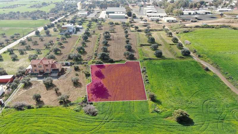 Residential land 1700 m²: https://www.bazaraki.com/adv/5799551_residential-land-1700-m2 (www.bazaraki.com)