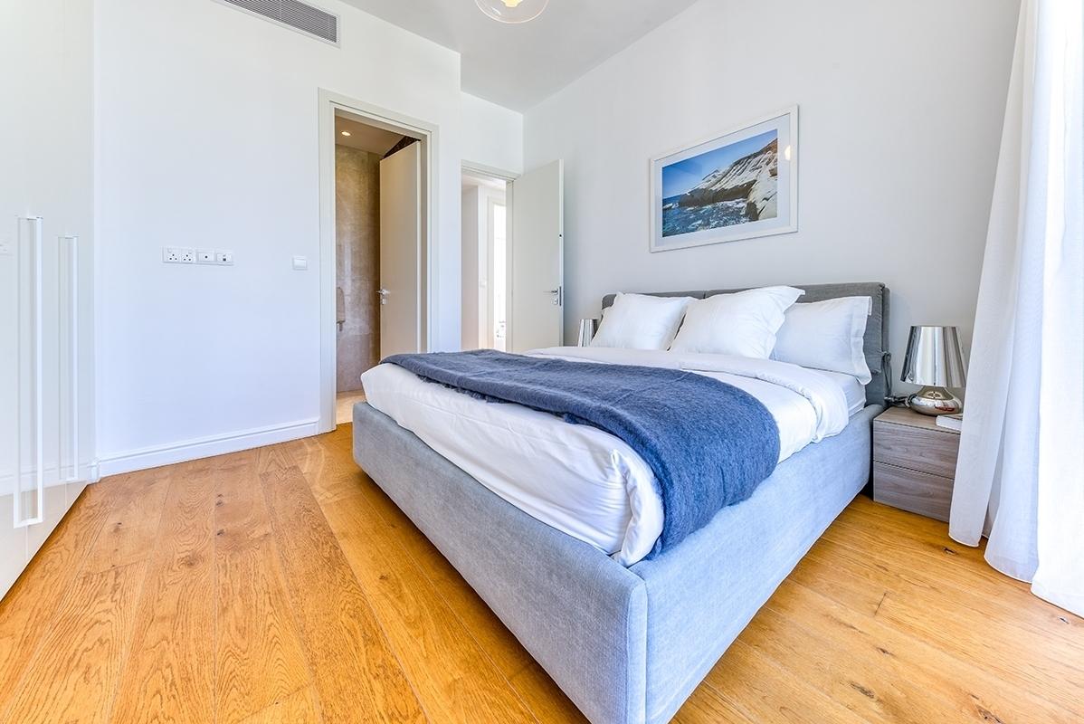 4-bedroom penthouse in Limassol №150196: https://dom.com.cy/en/catalog/rent/150196/ (dom.com.cy)
