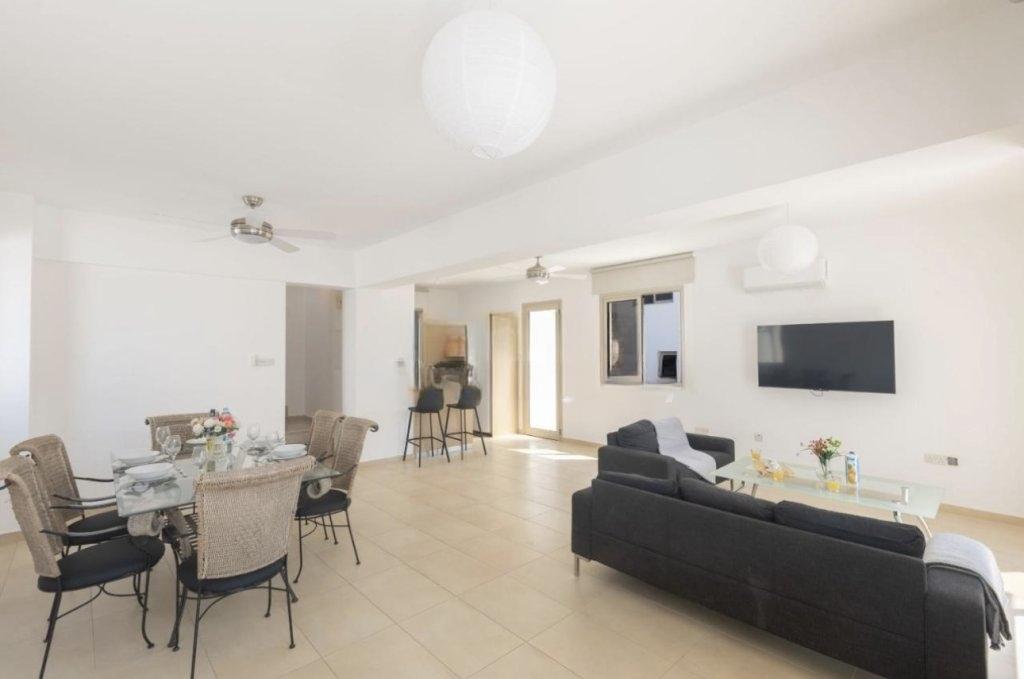 3-bedroom house in Famagusta №153794: https://dom.com.cy/en/catalog/rent/153794/ (dom.com.cy)