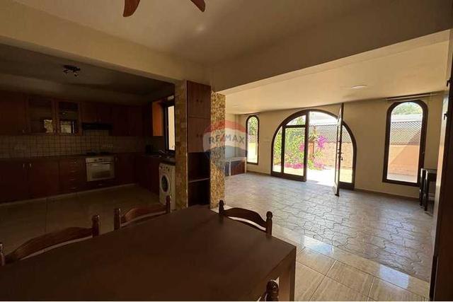 5-bedroom detached house for sale: https://www.bazaraki.com/adv/5789320_5-bedroom-detached-house-for-sale (www.bazaraki.com)
