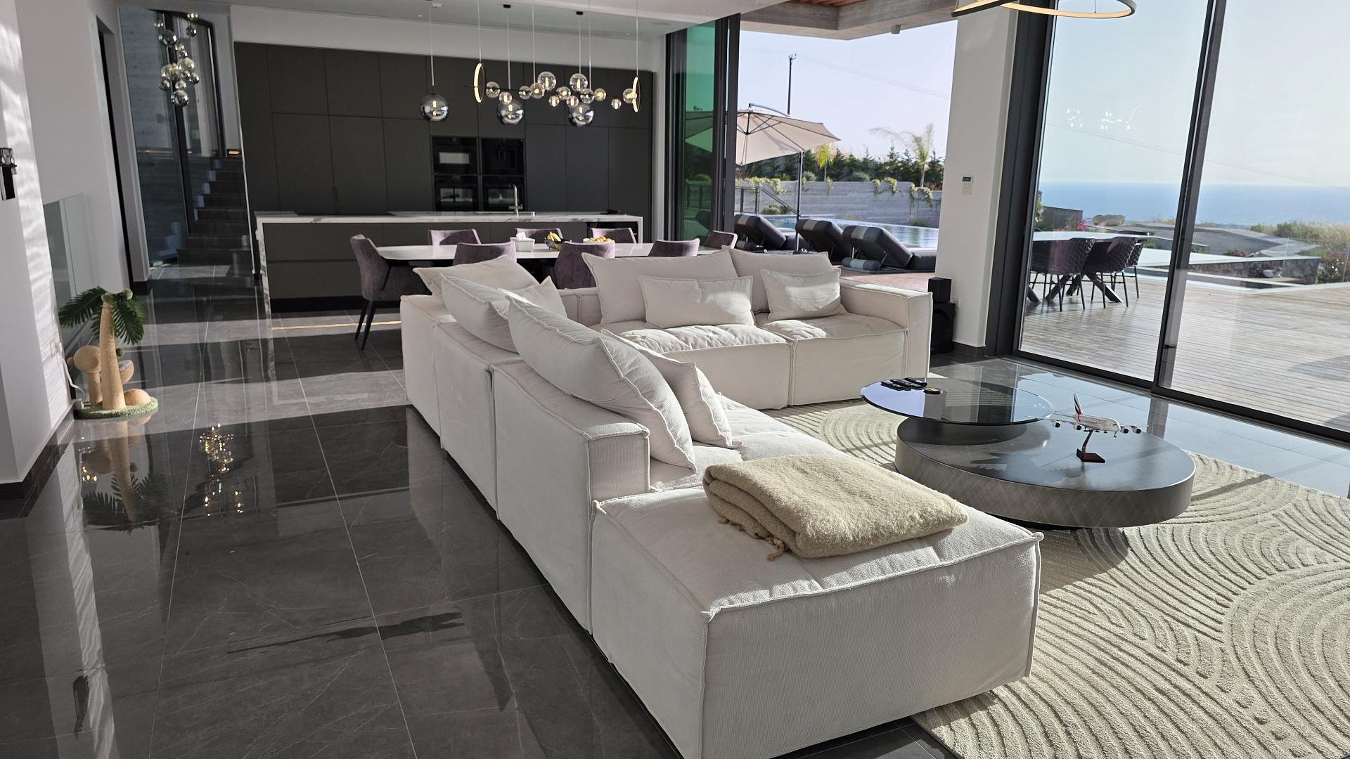 5-bedroom villa in Paphos № 152717: https://dom.com.cy/en/catalog/sale/152717/ (dom.com.cy)