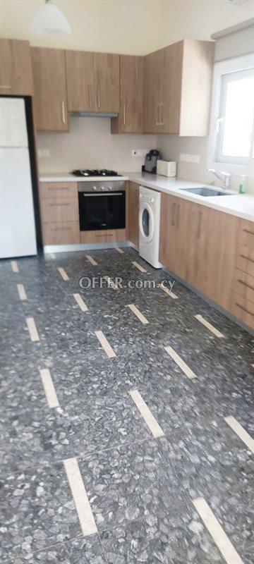  Spacious Fully Renovated 3 Bedroom Ground Floor House in Agios Dometi: https://www.offer.com.cy/en/spacious-fully-renovated-3-bedroom-ground-floor-house-in-agios-dometi/21-816591/ (www.offer.com.cy)