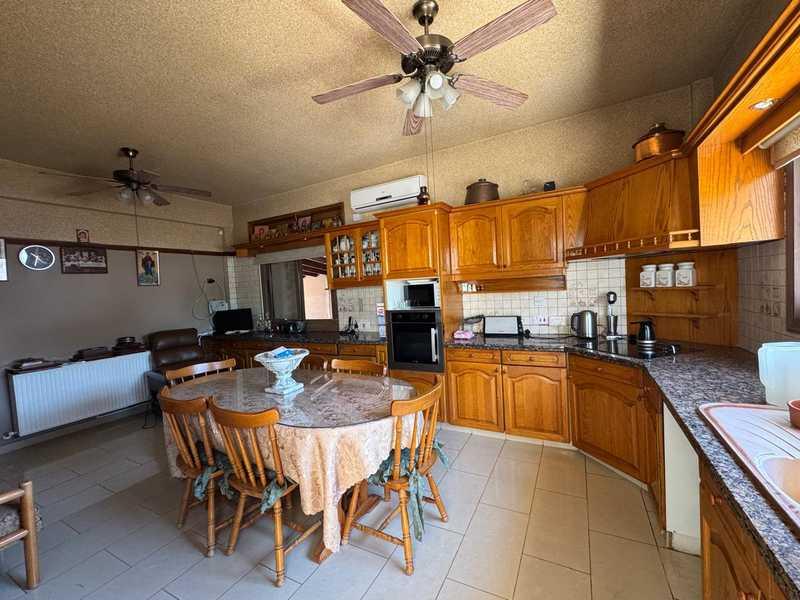 4-bedroom detached house to rent: https://www.bazaraki.com/adv/5792149_4-bedroom-detached-house-to-rent (www.bazaraki.com)