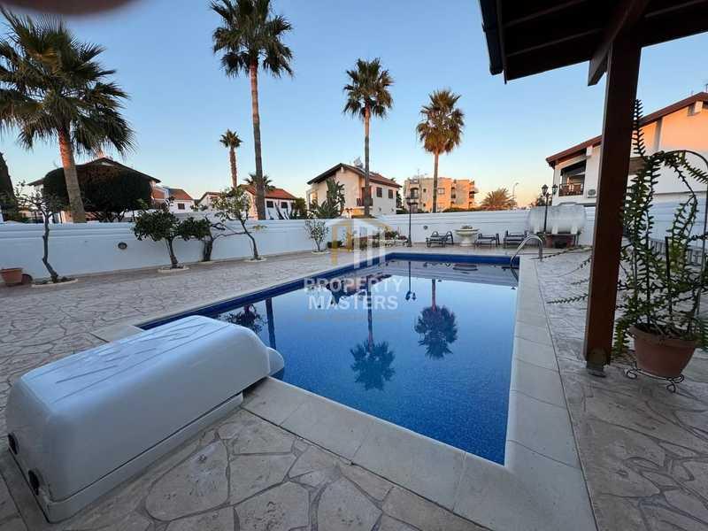3-bedroom detached house for sale: https://www.bazaraki.com/adv/5790652_3-bedroom-detached-house-for-sale (www.bazaraki.com)