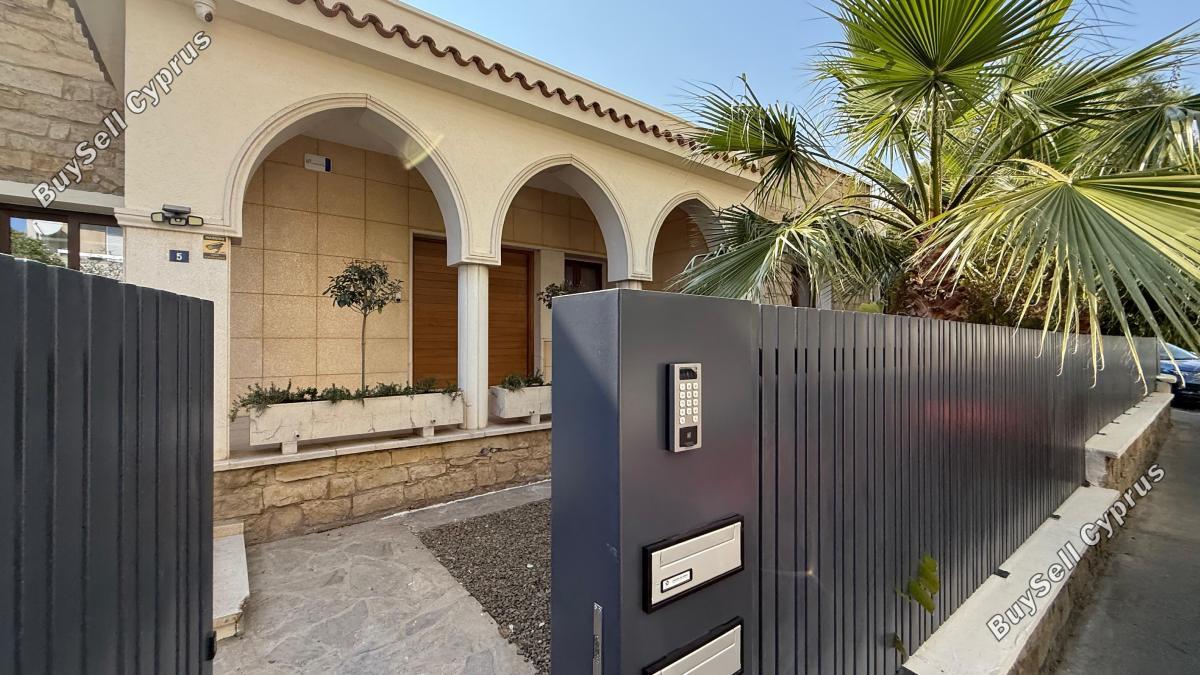 Office for sale in Agia Zoni, Limassol: https://www.buysellcyprus.com/property-for-sale/limassol/agia-zoni/office-for-sale-agia-zoni-limassol-1792961.html (www.buysellcyprus.com)