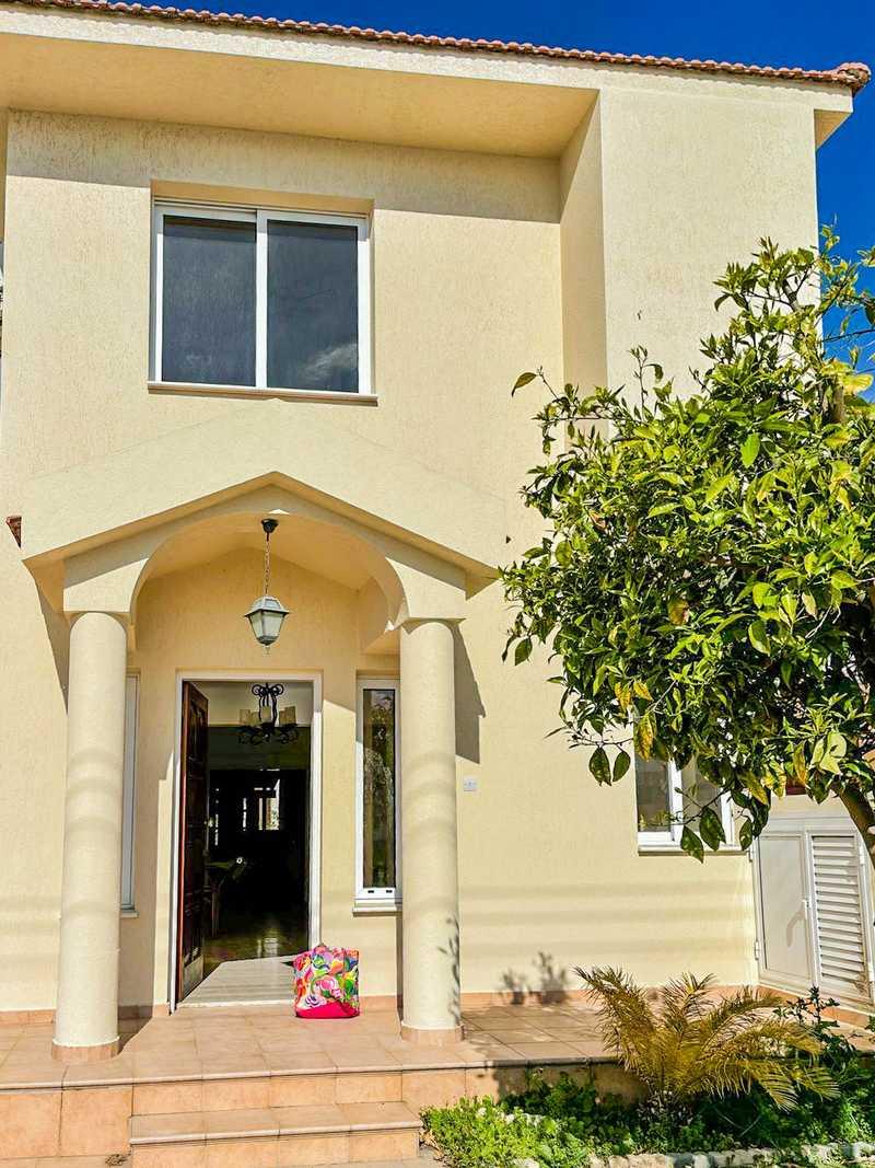 3-bedroom detached house to rent: https://www.bazaraki.com/adv/5798566_3-bedroom-detached-house-to-rent (www.bazaraki.com)