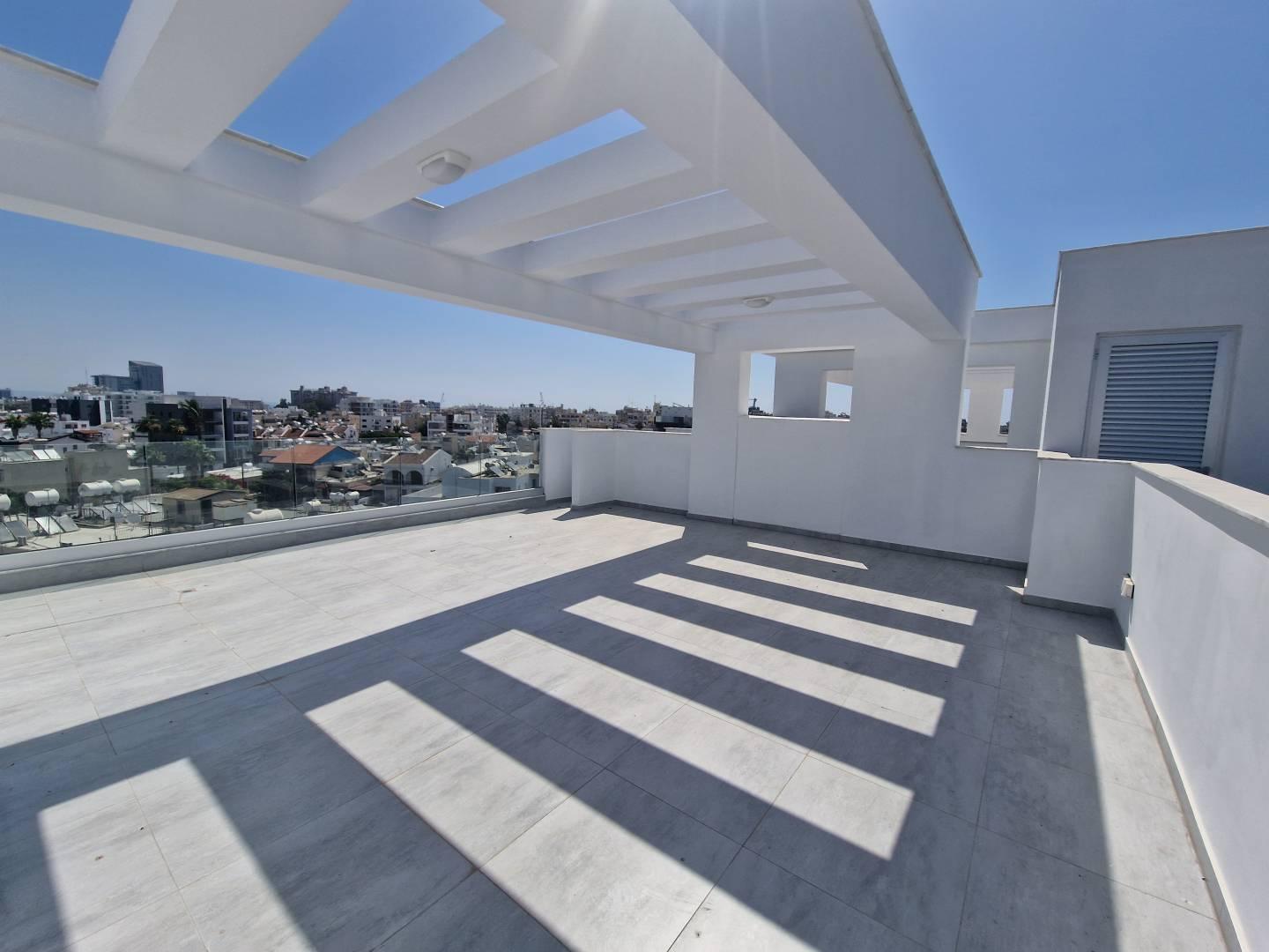 New 2-bedroom penthouse in Larnaca № 153914: https://dom.com.cy/en/catalog/sale/153914/ (dom.com.cy)
