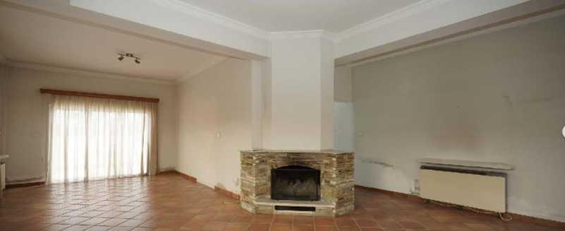 4-bedroom maisonette for sale: https://www.bazaraki.com/adv/5789292_4-bedroom-maisonette-for-sale (www.bazaraki.com)