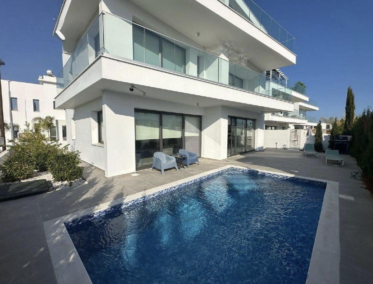 4-bedroom villa in Larnaca №153999: https://dom.com.cy/en/catalog/rent/153999/ (dom.com.cy)