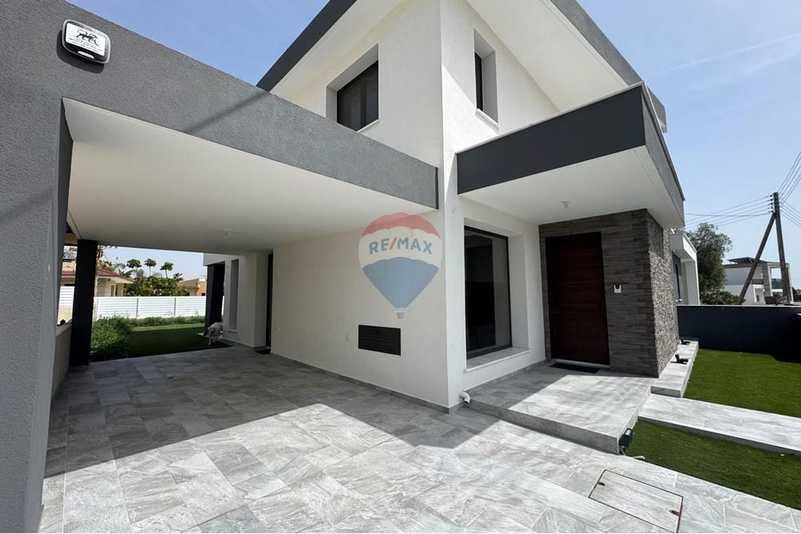 3-bedroom detached house for sale: https://www.bazaraki.com/adv/5789326_3-bedroom-detached-house-for-sale (www.bazaraki.com)