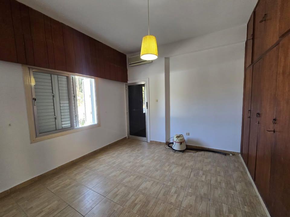 3 Beds 2 Baths House: https://www.facebook.com/marketplace/item/1225569052623149 (www.facebook.com)