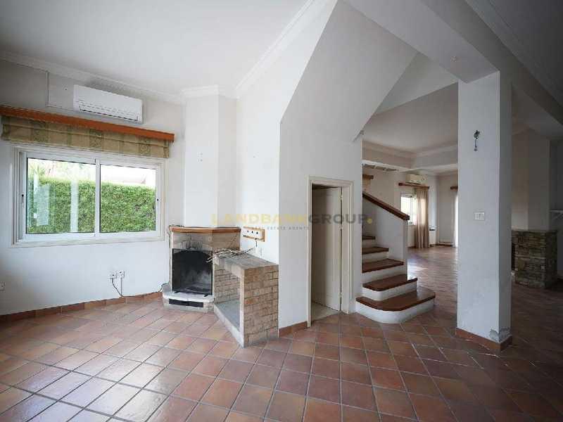 4-bedroom semi-detached for sale: https://www.bazaraki.com/adv/5786342_4-bedroom-semi-detached-for-sale (www.bazaraki.com)