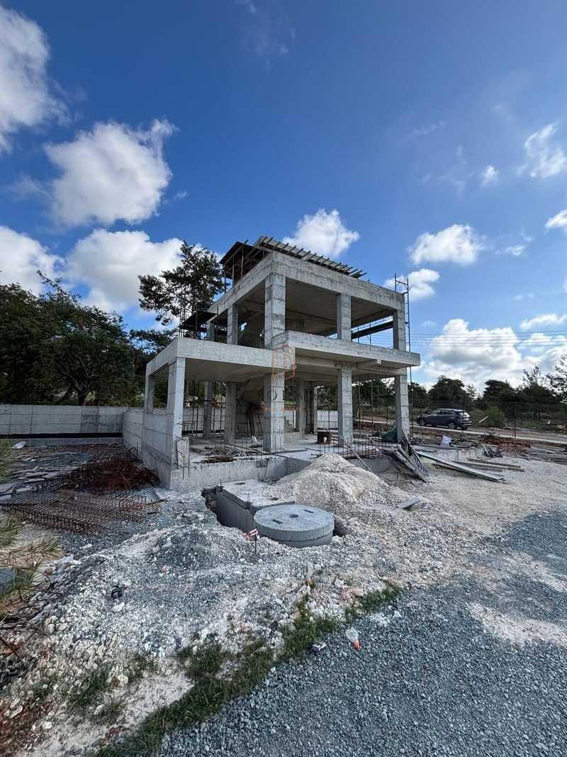 3-bedroom detached house for sale: https://www.bazaraki.com/adv/5786992_3-bedroom-detached-house-for-sale (www.bazaraki.com)