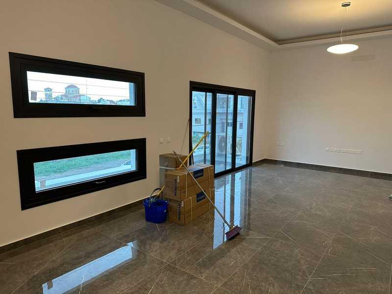 3-bedroom apartment to rent: https://www.bazaraki.com/adv/5787816_3-bedroom-apartment-to-rent (www.bazaraki.com)