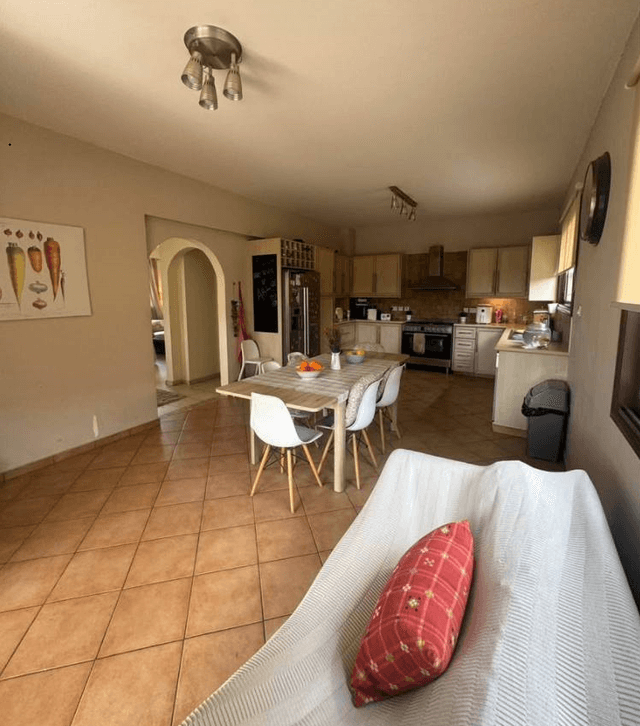 4 Bedroom Detached House For Sale: https://www.zyprus.com/property/39369/4-bedrooms-house-detached-house-in-chloraka-paphos (www.zyprus.com)