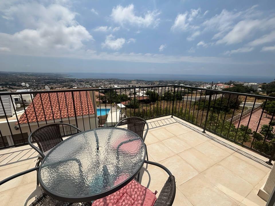 2 beds 1 bath Flat/apartment: https://www.facebook.com/marketplace/item/2848408678695148 (www.facebook.com)