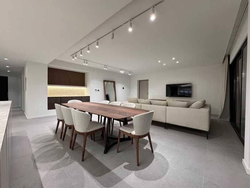 3-bedroom penthouse to rent: https://www.bazaraki.com/adv/5798252_3-bedroom-penthouse-to-rent (www.bazaraki.com)