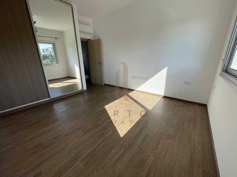 5-bedroom villa to rent: https://www.bazaraki.com/adv/5797382_5-bedroom-villa-to-rent (www.bazaraki.com)